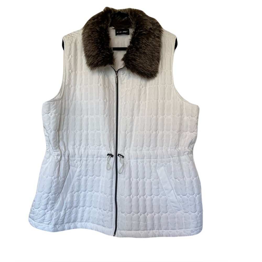 AC-TIV-OLOGY White Quilted Vest Faux Fur Trim Collar plus size 2X